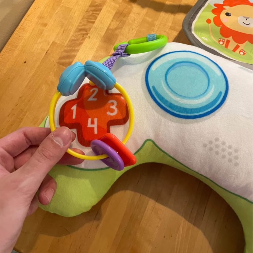 Tummy time pillow